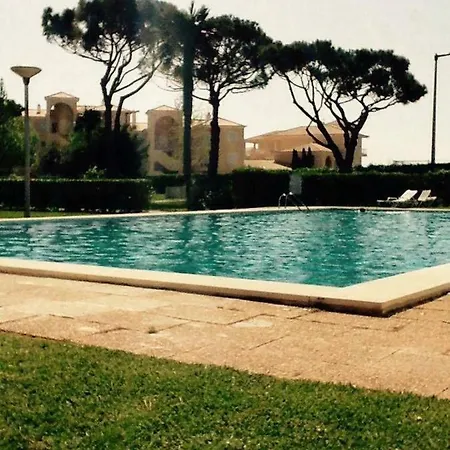Le Cinq Apartment *